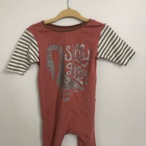 Size 6-12 month Silly Goose Rag